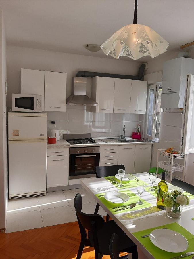 Apartments Viktorija พูลา ภายนอก รูปภาพ