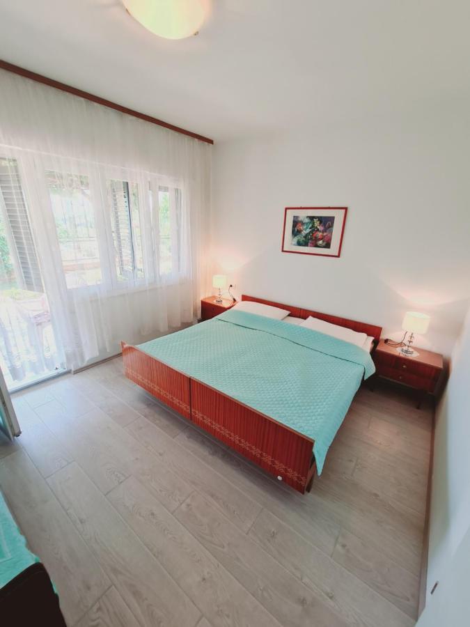 Apartments Viktorija พูลา ภายนอก รูปภาพ