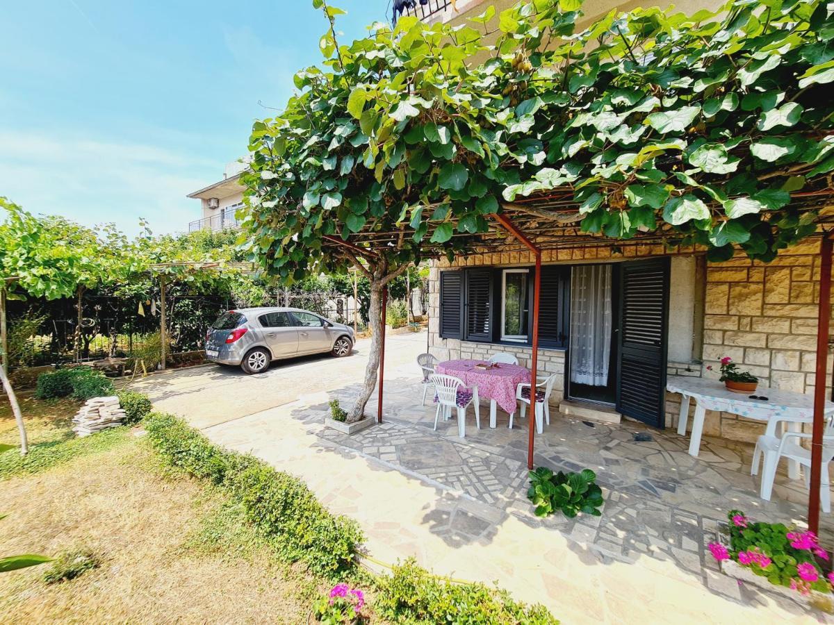 Apartments Viktorija พูลา ภายนอก รูปภาพ