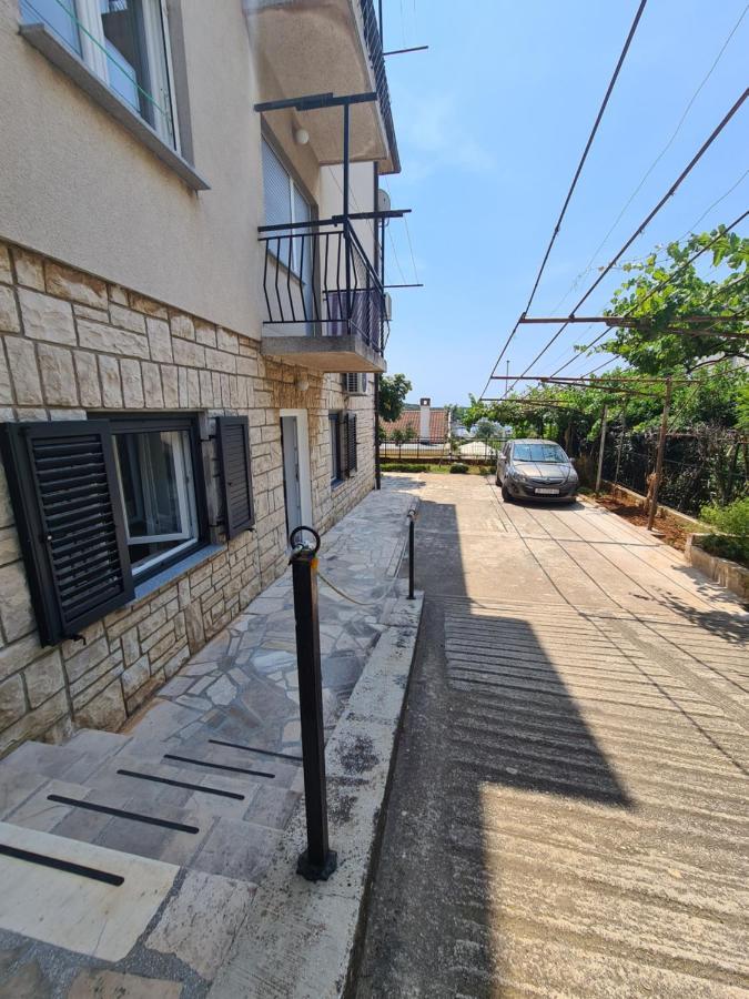 Apartments Viktorija พูลา ภายนอก รูปภาพ