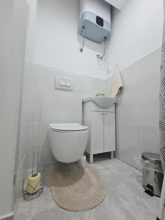 Apartments Viktorija พูลา ภายนอก รูปภาพ