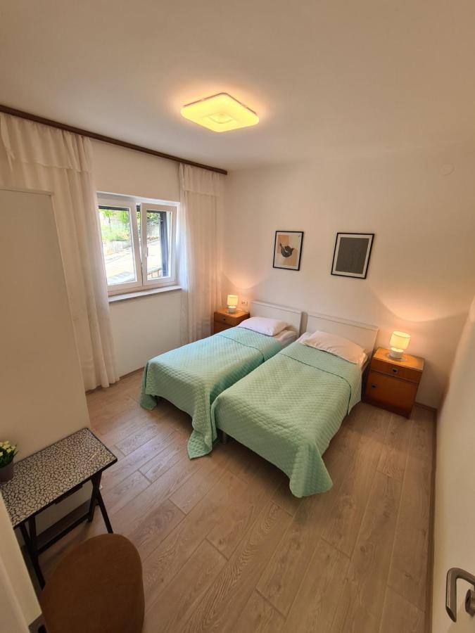 Apartments Viktorija พูลา ภายนอก รูปภาพ